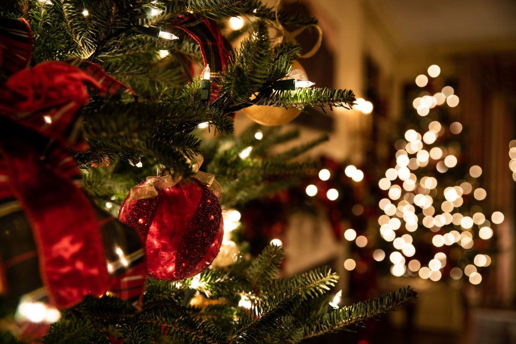 Why We Decorate with Christmas Lights and Tips for Making Christmas Meaningful for Children. 